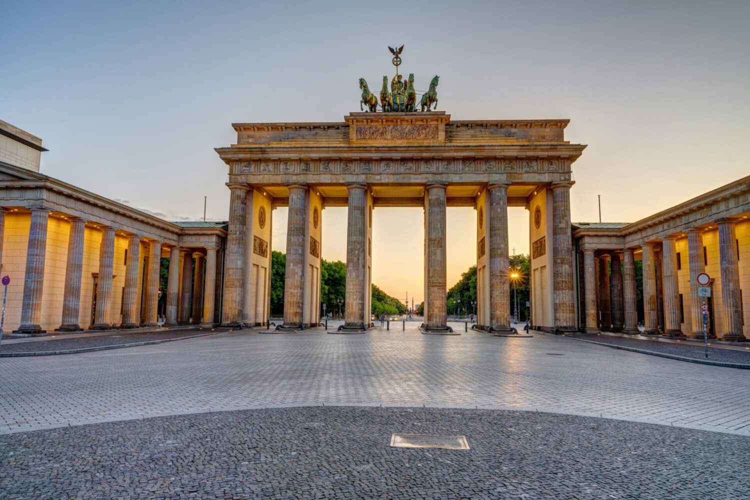 Brandenburger Tor in Berlin, ideale Location für freie Trauungen | wir haben eure besten Trauredner dafür