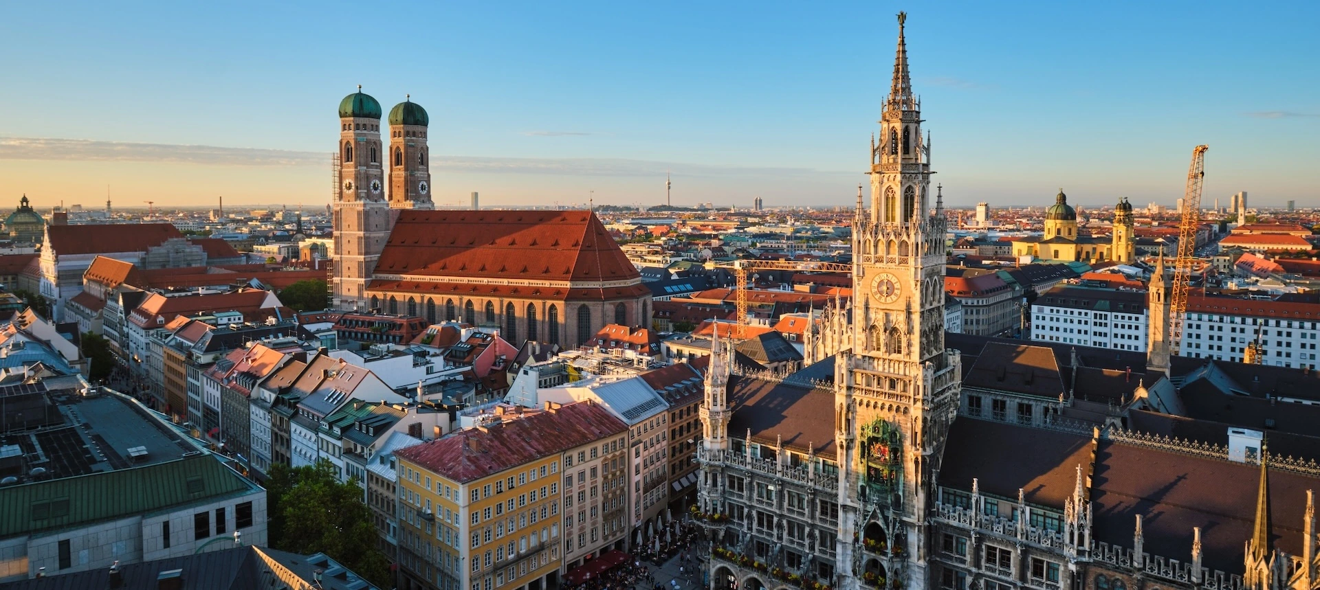 aerial-view-munich-germany_muenchen_freepic-com_crppd