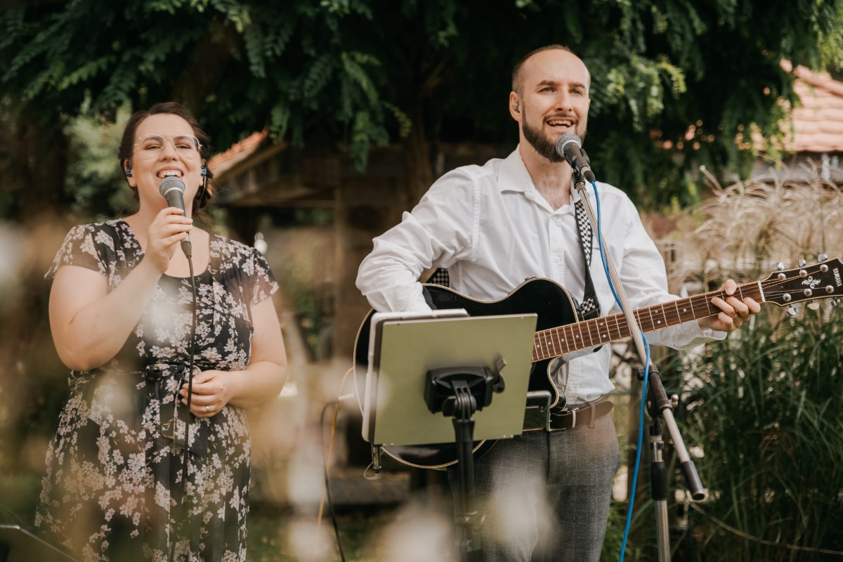 Sandra-Fuchß-und-Mann_Worship-leading